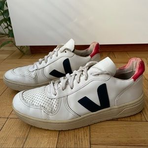 Veja Women's V-10 Leather Low-Top Sneakers